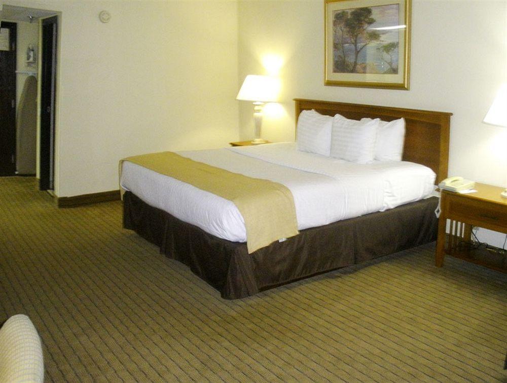 Clarion Hotel Jackson Northwest Quarto foto